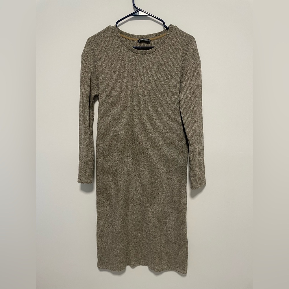 Zara Women’s Long Sleeve Ribbed Knit Midi Crewneck Dress size S Brown